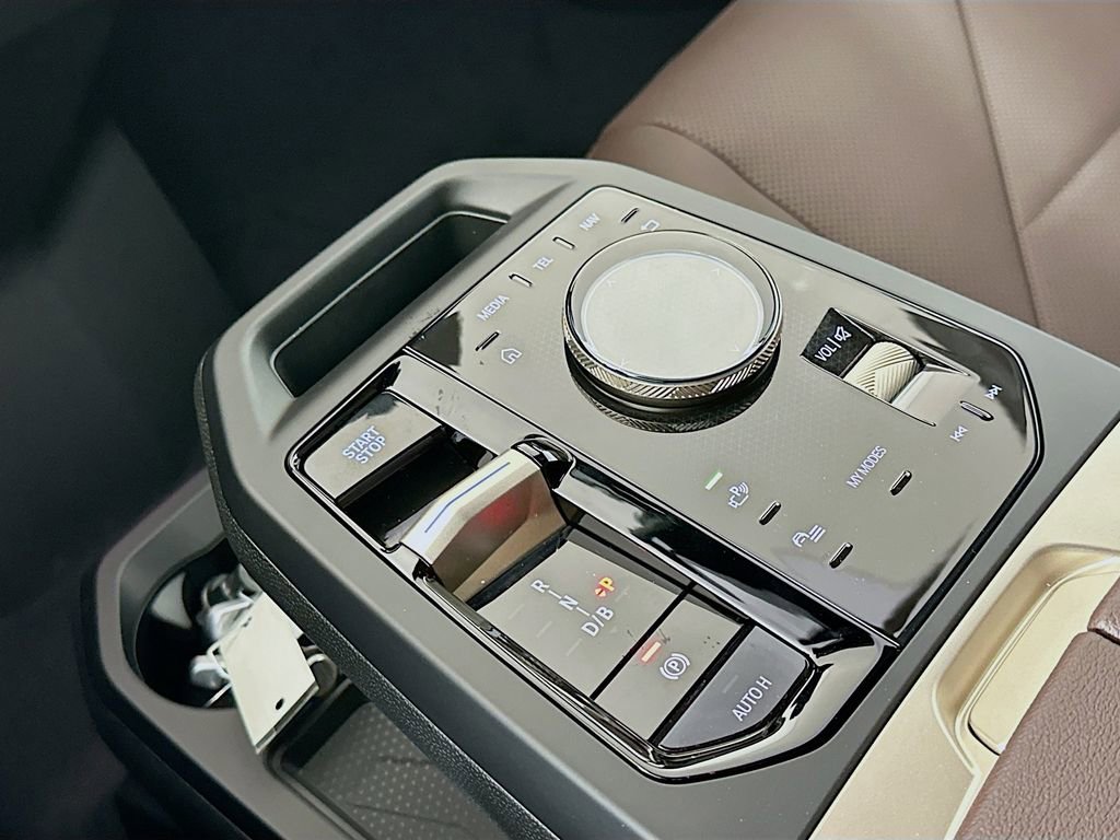 New 2026 BMW iX xDrive45 image 22