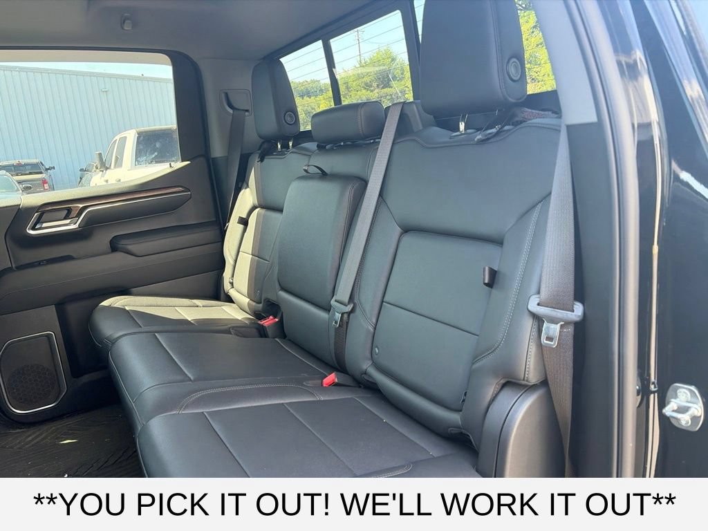 Used 2022 Chevrolet Silverado 1500 LT Trail Boss w/ LT Trail Boss Premium Package AWD/4WD image 9