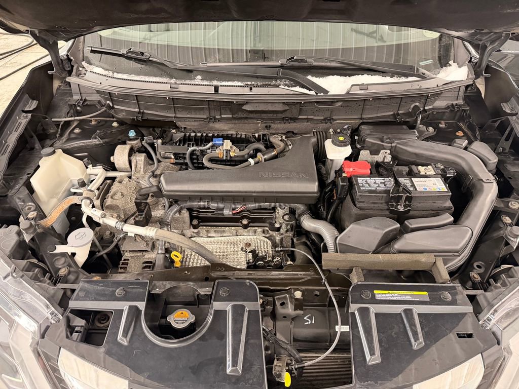 Used 2020 Nissan Rogue SV image 31