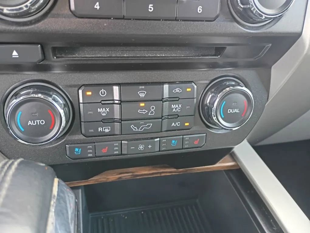 Used 2018 Ford F150 Lariat image 13