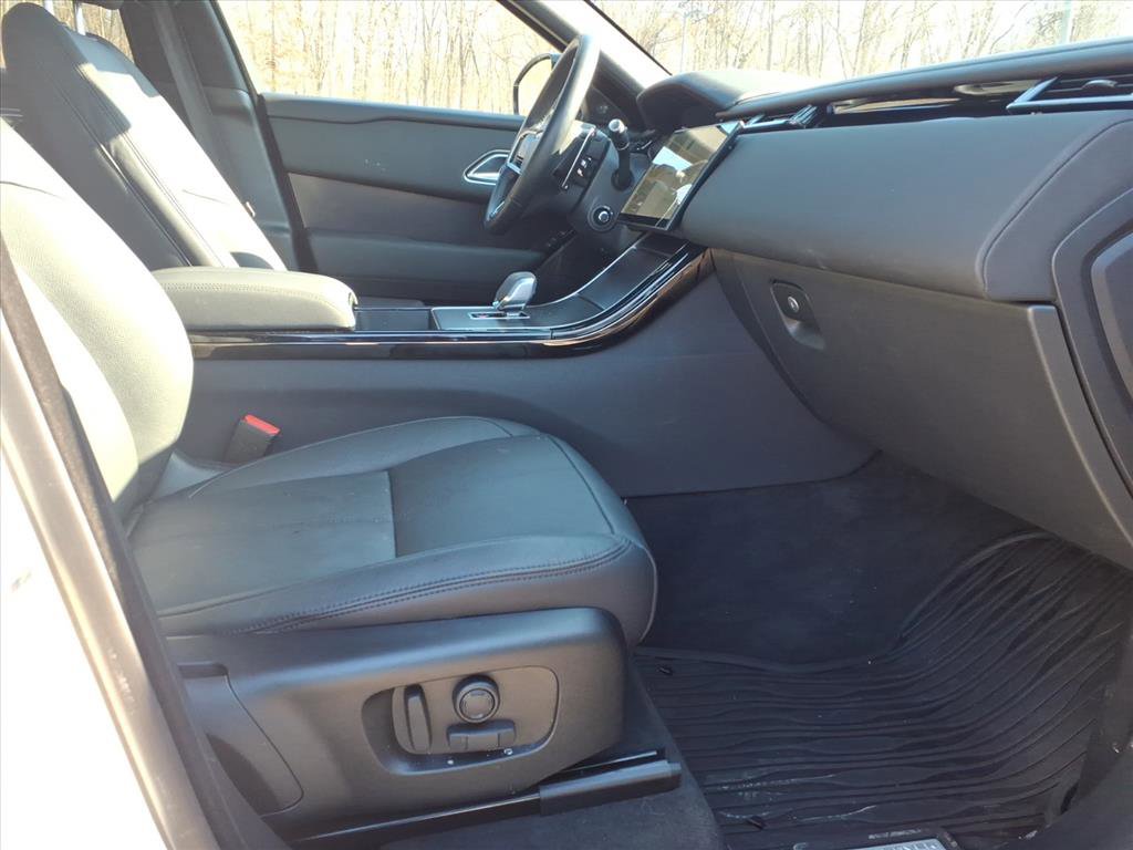 Certified 2026 Land Rover Range Rover Velar Dynamic SE image 3