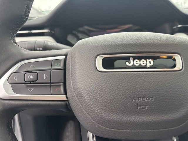 Certified 2025 Jeep Compass Limited w/ Sun & Sound Group image 35