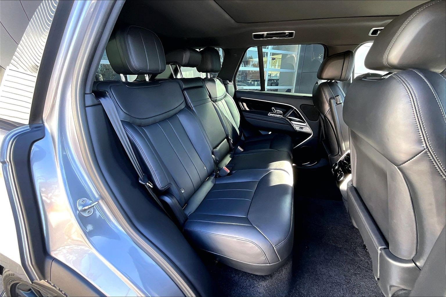 Used 2023 Land Rover Range Rover SE image 27