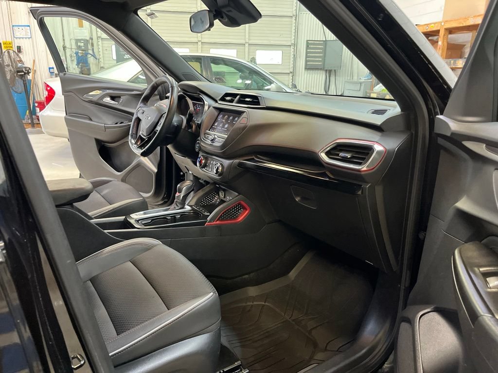 Used 2022 Chevrolet TrailBlazer RS AWD/4WD image 29