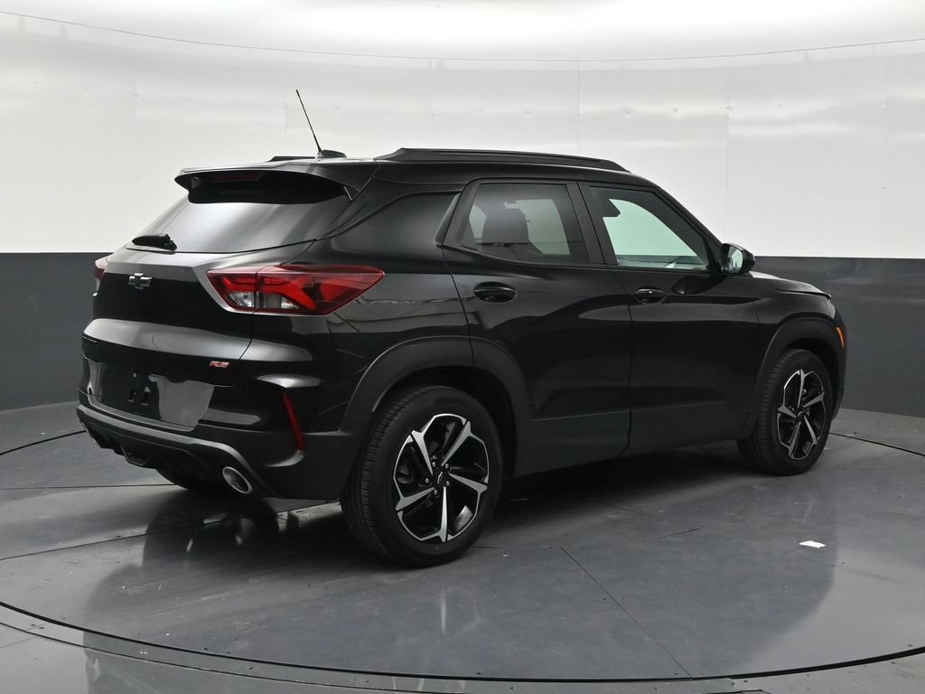 Used 2023 Chevrolet TrailBlazer RS w/ Sun and Liftgate Package FWD image 5