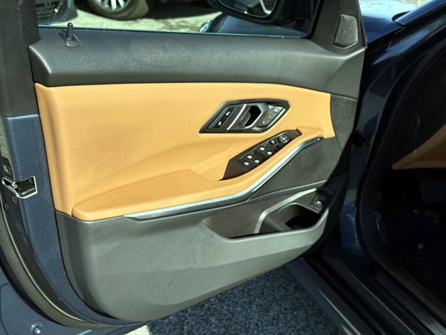 Used 2025 BMW 330i Sedan image 16