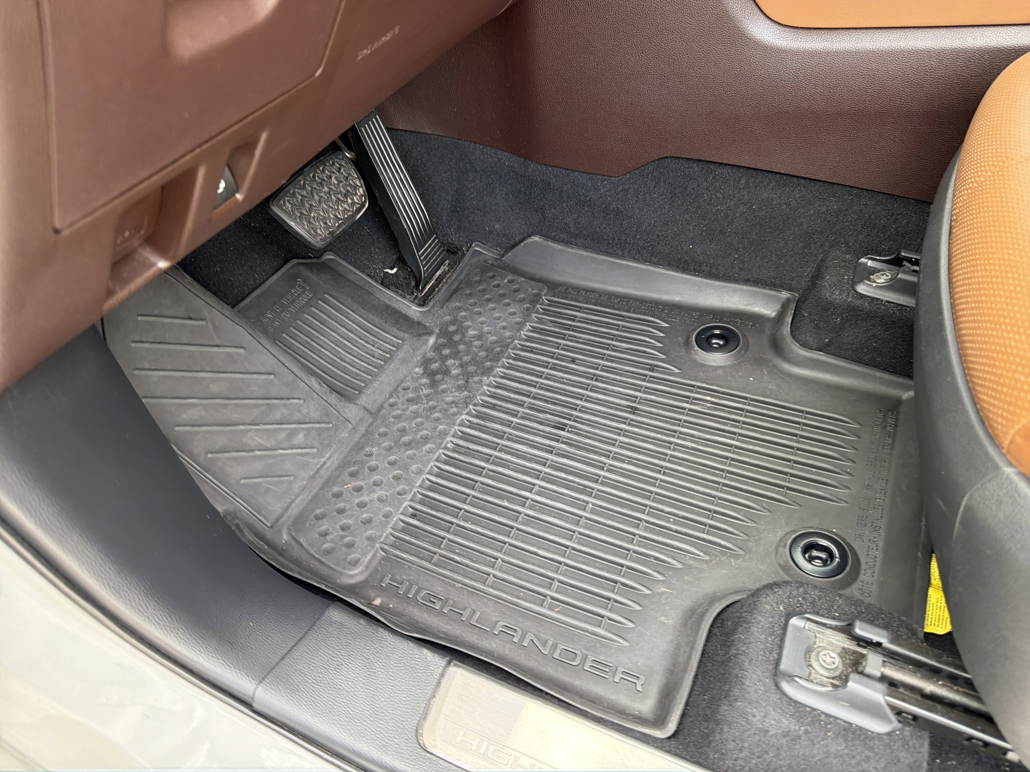 Used 2020 Toyota Highlander Platinum FWD image 19