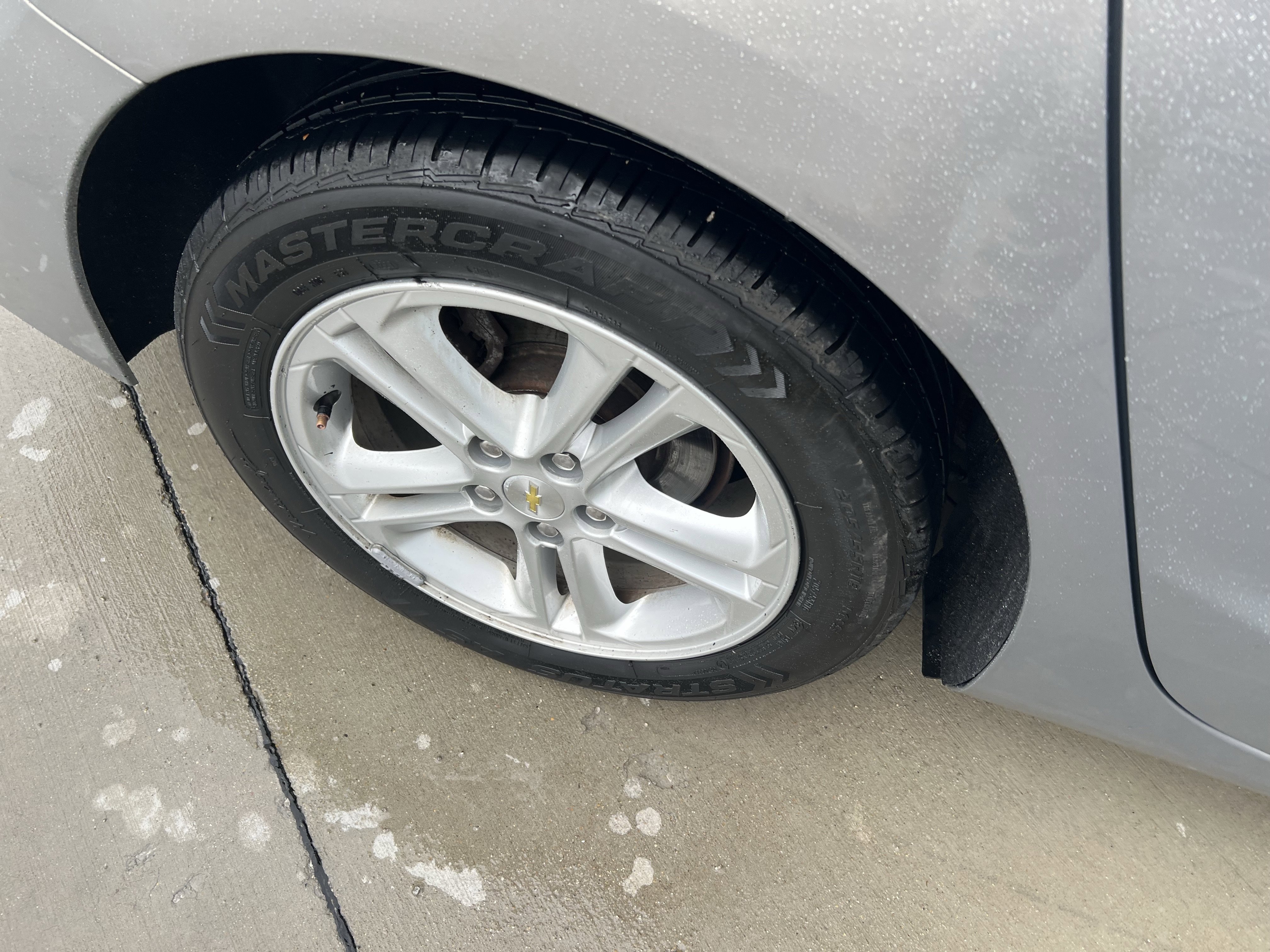 Used 2018 Chevrolet Cruze LT FWD image 3