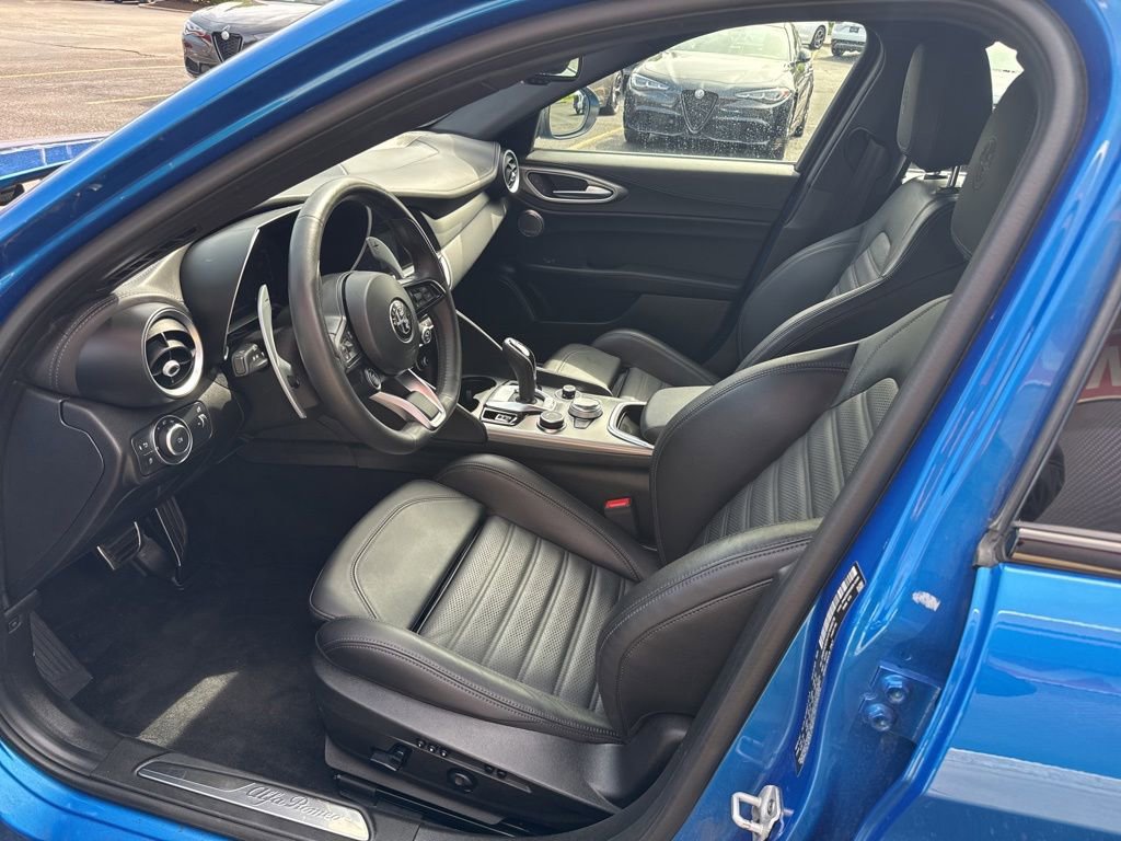 Used 2024 Alfa Romeo Giulia Veloce AWD/4WD image 27
