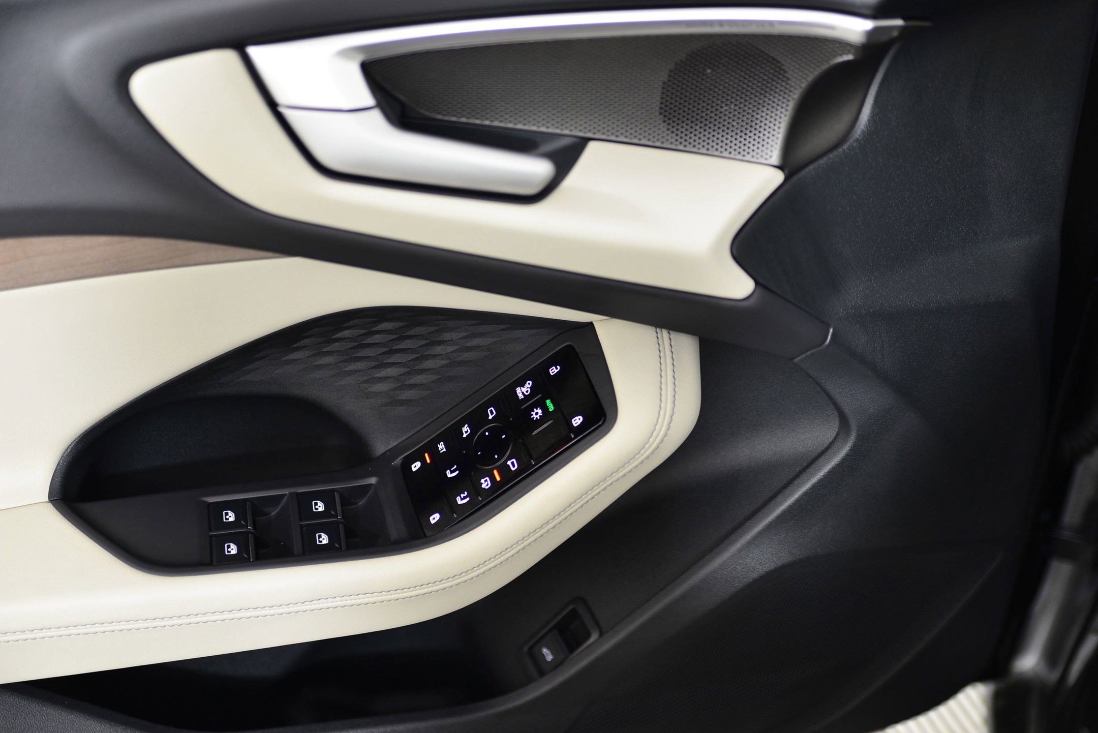 New 2025 Audi A5 2.0T Prestige image 25