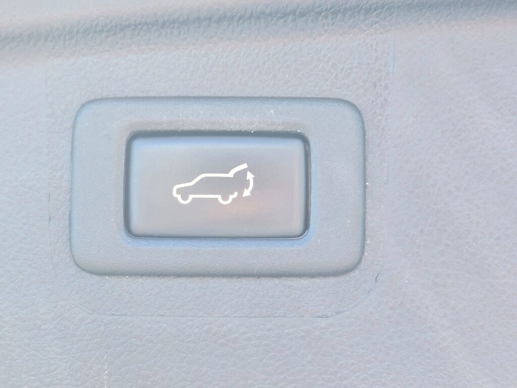 Used 2017 Subaru Outback 2.5i Limited AWD/4WD image 17