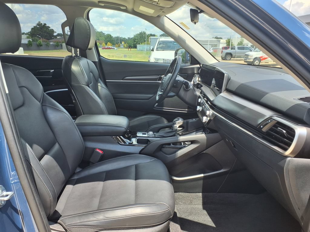 Used 2025 Kia Telluride S FWD image 25