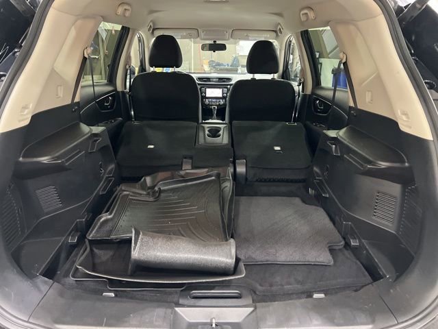 Used 2018 Nissan Rogue SV w/ Premium Package AWD/4WD image 16