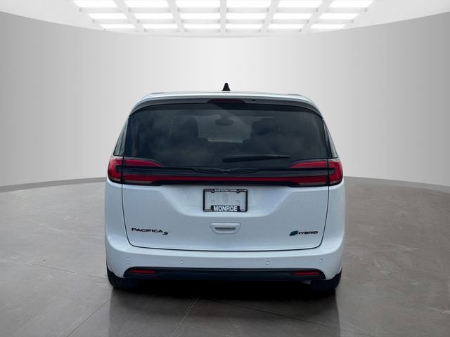 Used 2024 Chrysler Pacifica Limited FWD image 6