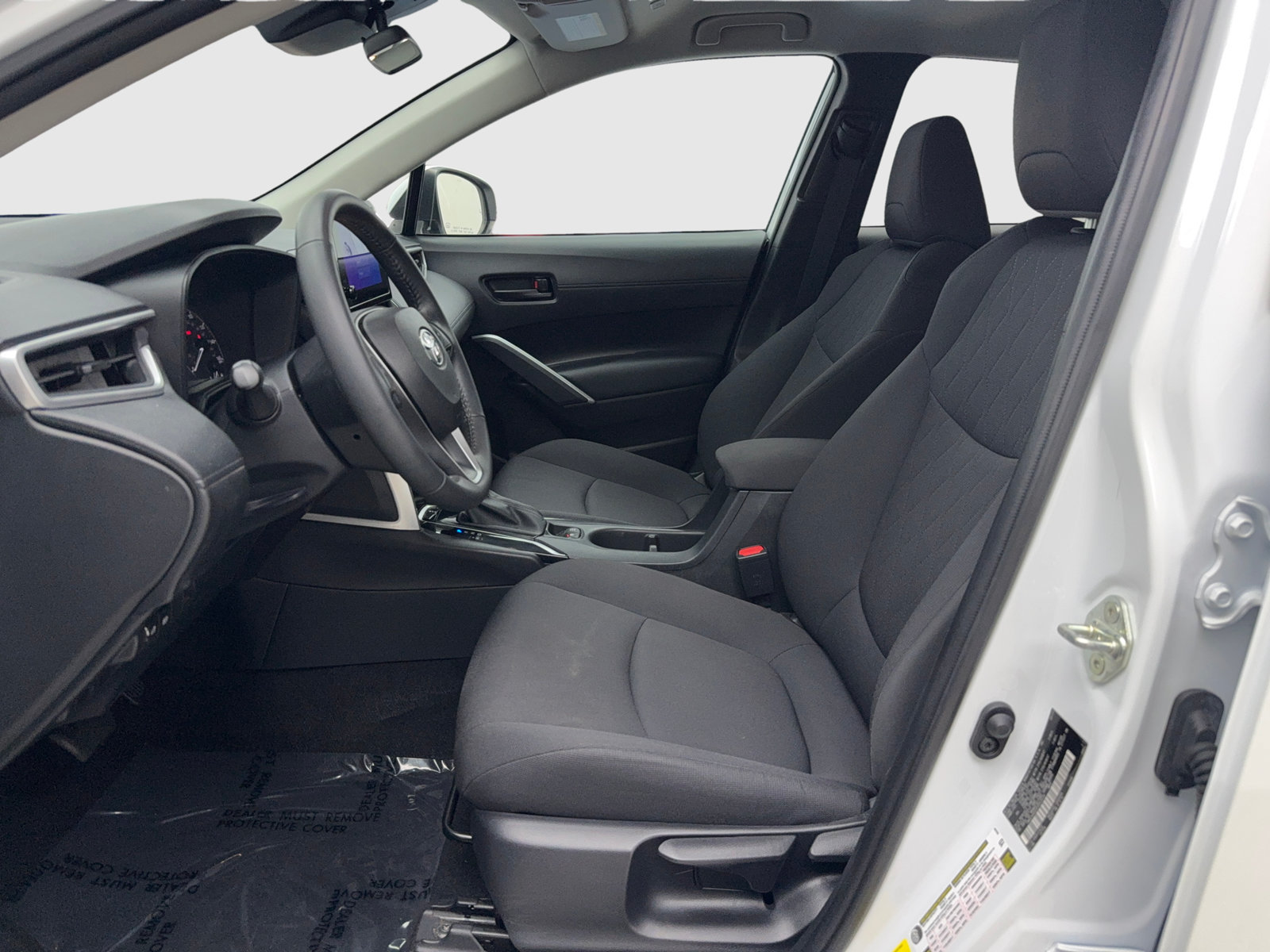 Used 2023 Toyota Corolla Cross LE FWD image 17
