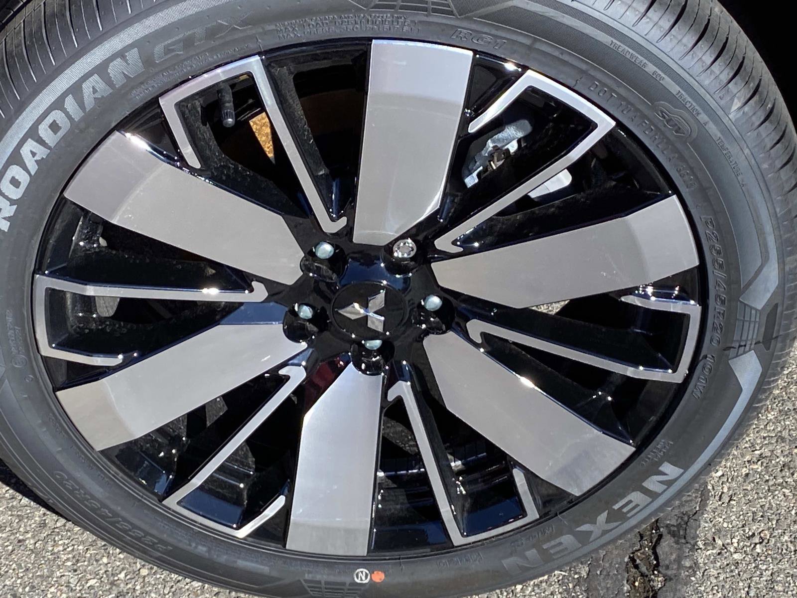 New 2026 Mitsubishi Outlander SEL image 6