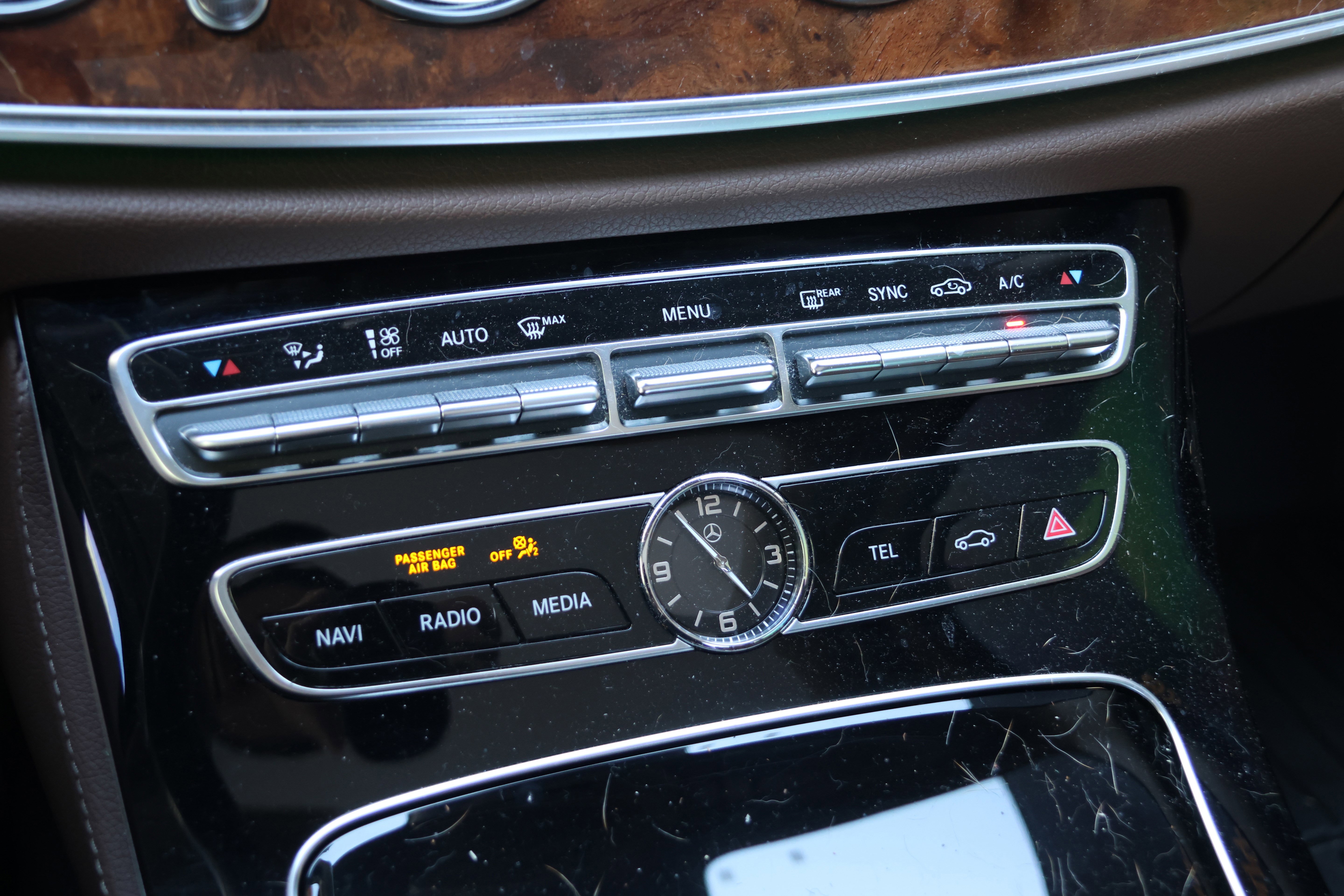 Used 2017 Mercedes-Benz E 300 4MATIC image 30