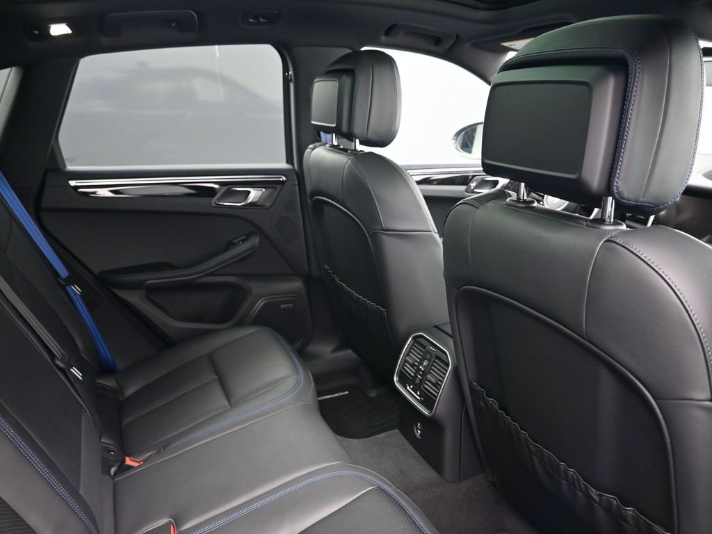 New 2026 Porsche Macan Turbo AWD/4WD image 7