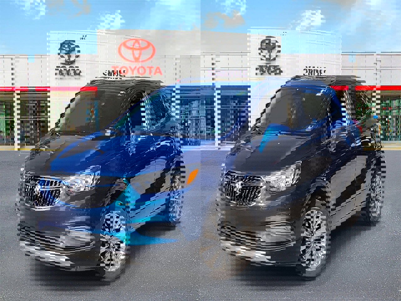 Used 2019 Buick Encore Preferred image 1