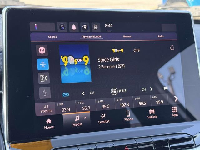 Used 2024 Jeep Compass Latitude image 3