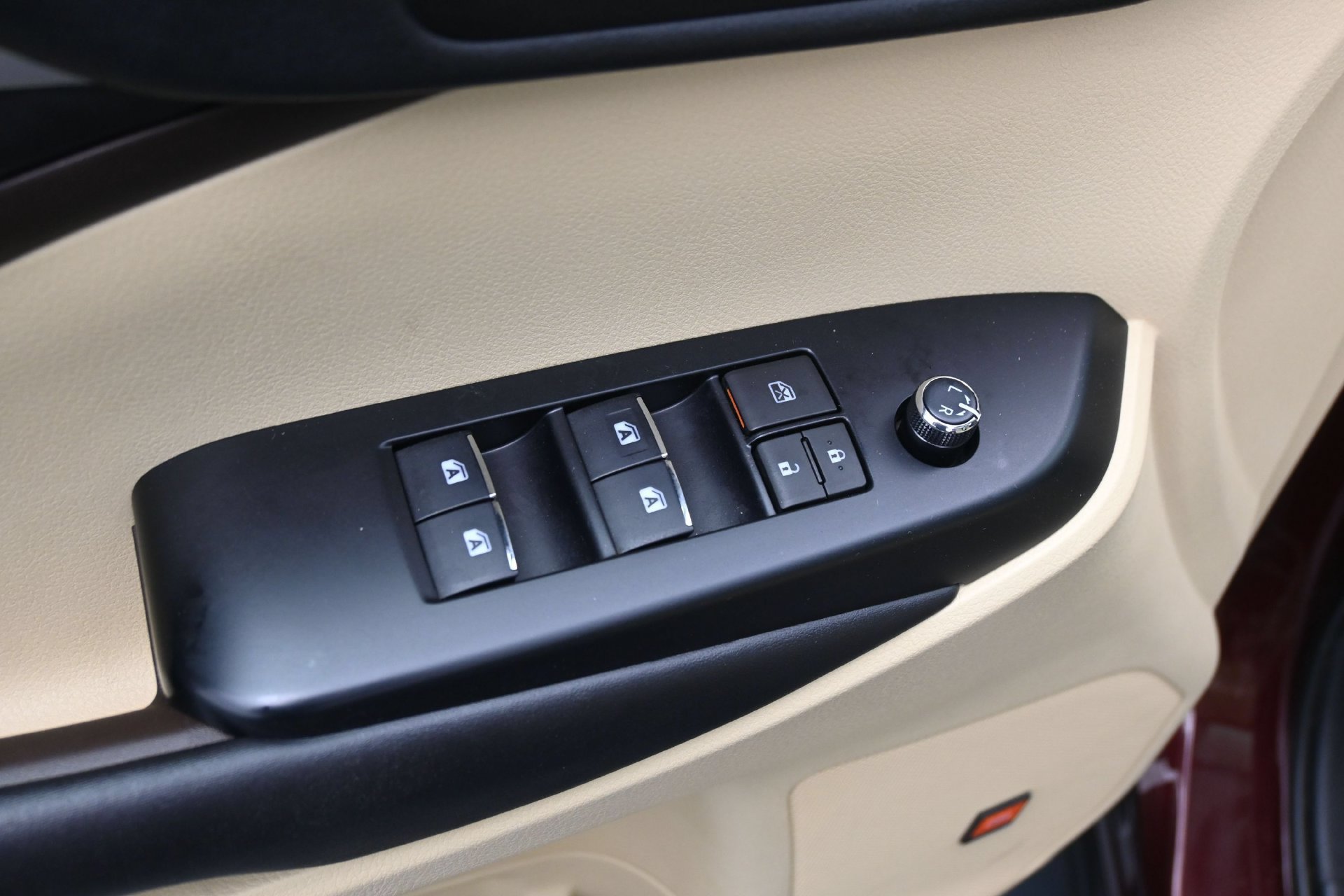 Used 2018 Toyota Highlander Limited Platinum w/ Carpet Mat Package (TMS) AWD/4WD image 19