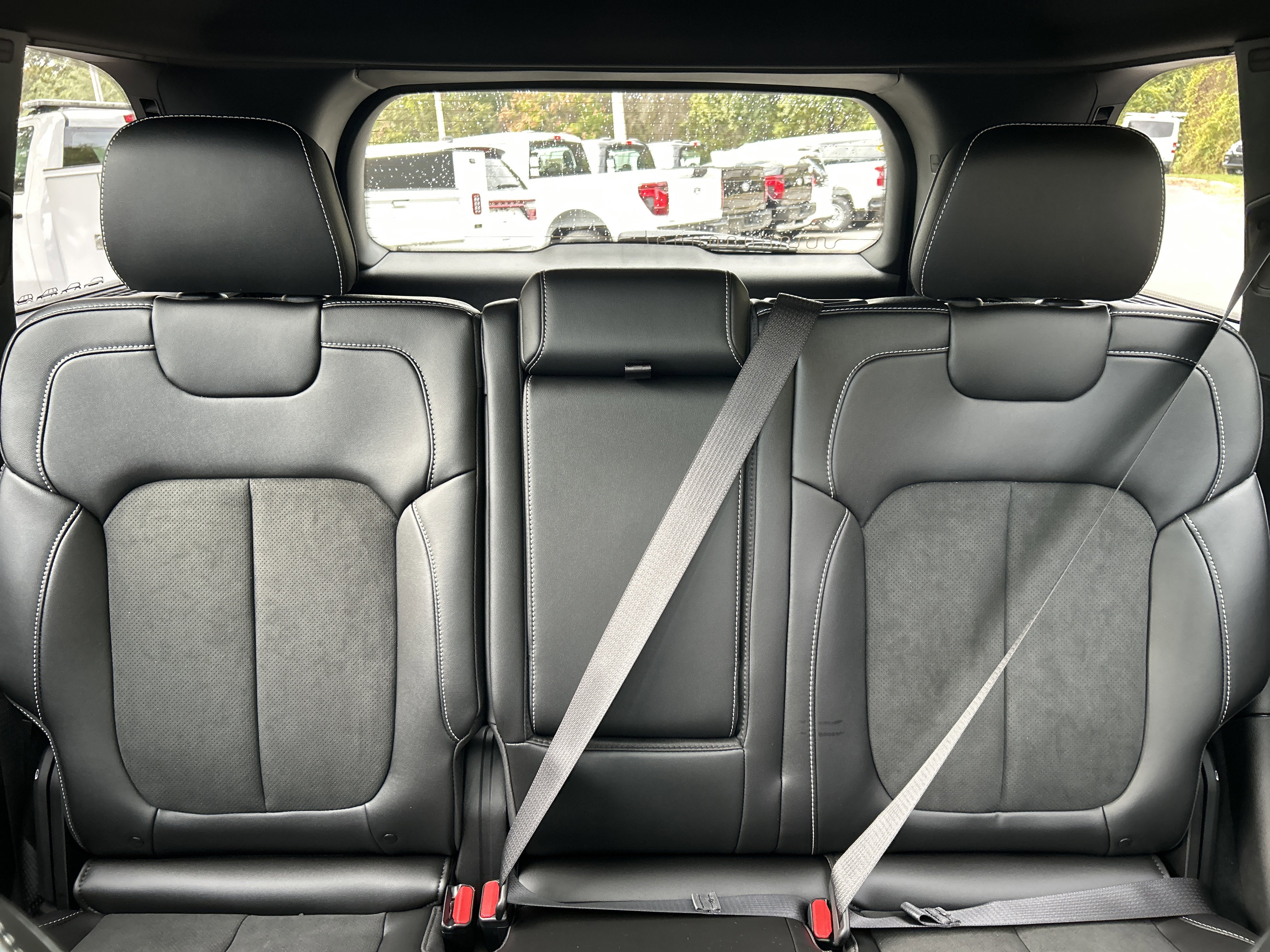 New 2025 Jeep Grand Cherokee Altitude image 39