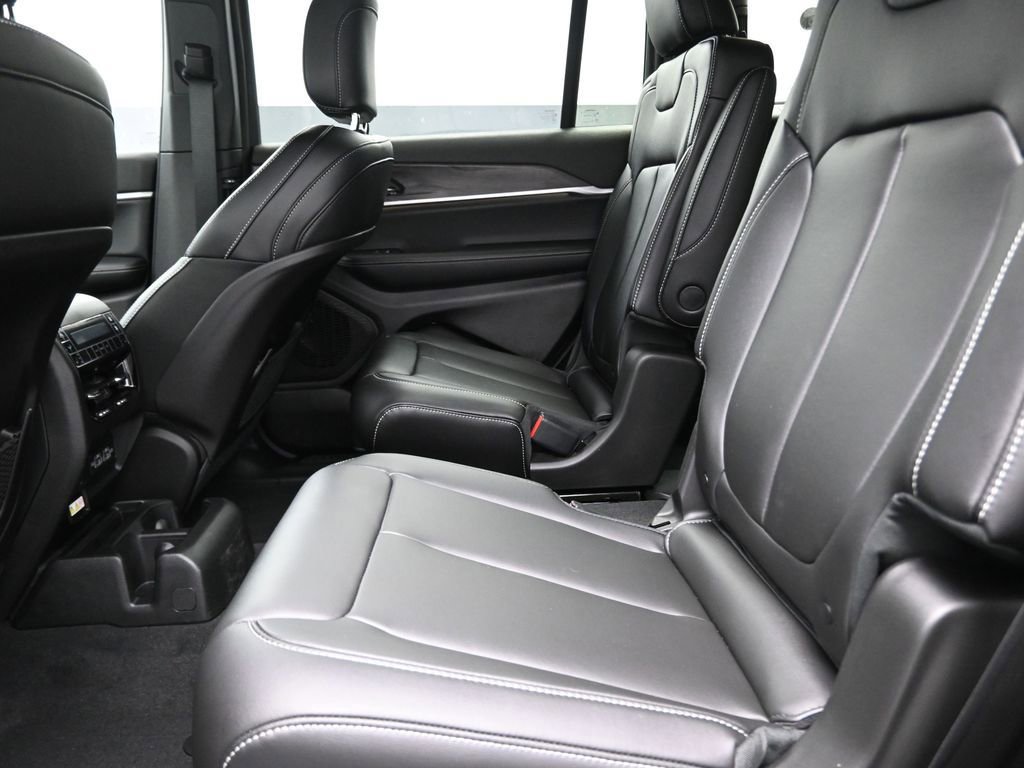 New 2025 Jeep Grand Cherokee L Limited w/ Black Appearance Package image 14