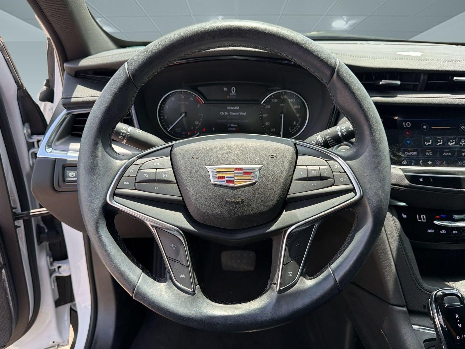 Used 2023 Cadillac XT5 Luxury FWD image 11