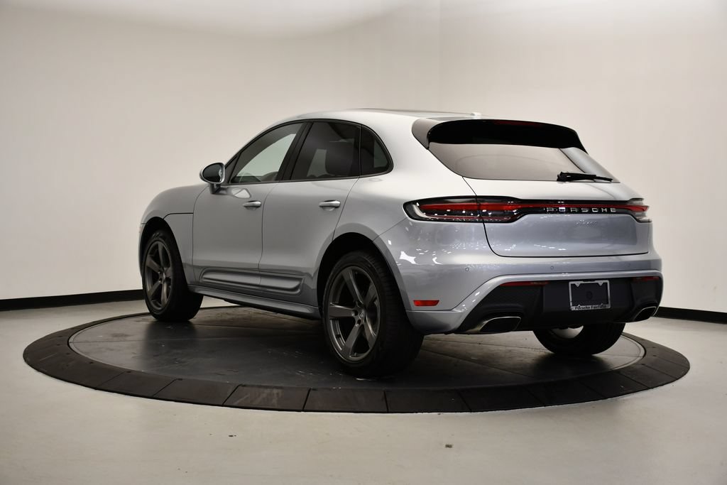 Certified 2026 Porsche Macan AWD/4WD image 3