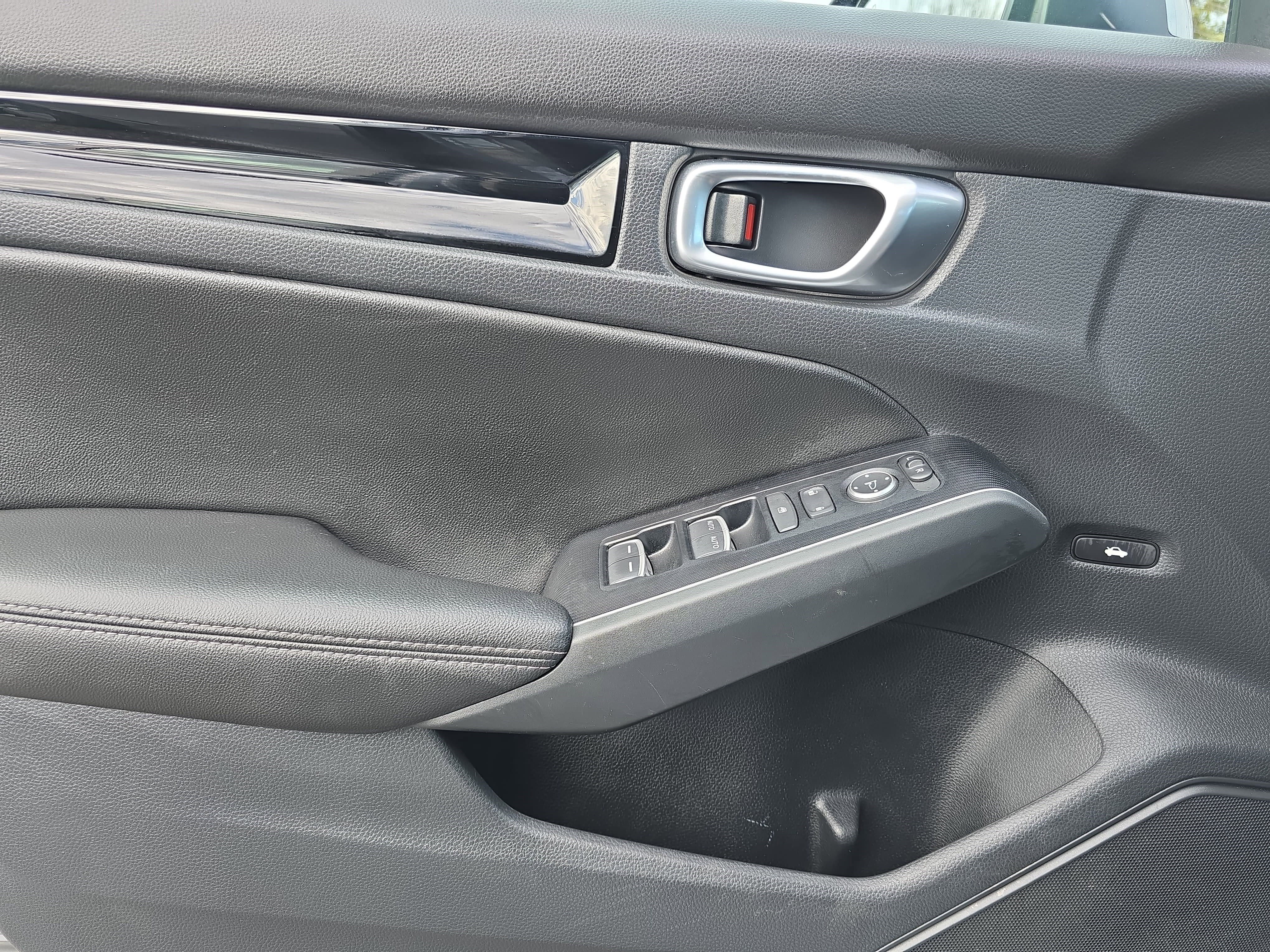 Used 2023 Honda Civic Touring image 24