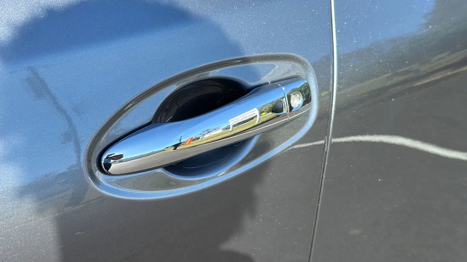 Used 2020 Nissan Rogue SV image 13