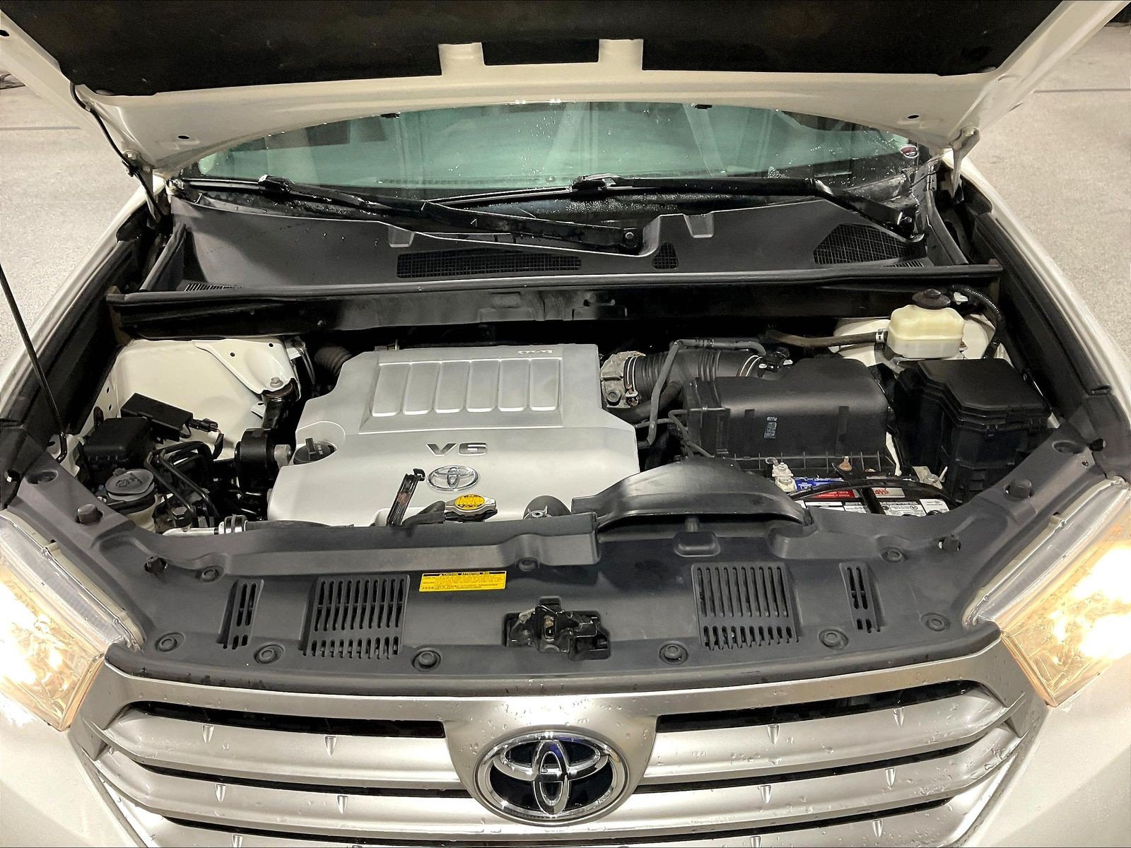 Used 2013 Toyota Highlander SE AWD/4WD image 29