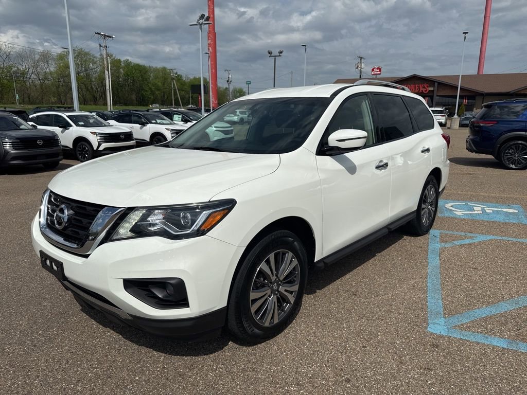 Used 2018 Nissan Pathfinder SV AWD/4WD image 3