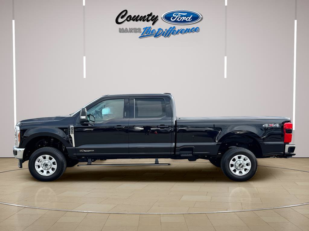 Used 2023 Ford F350 Lariat w/ Lariat Ultimate Package AWD/4WD image 3