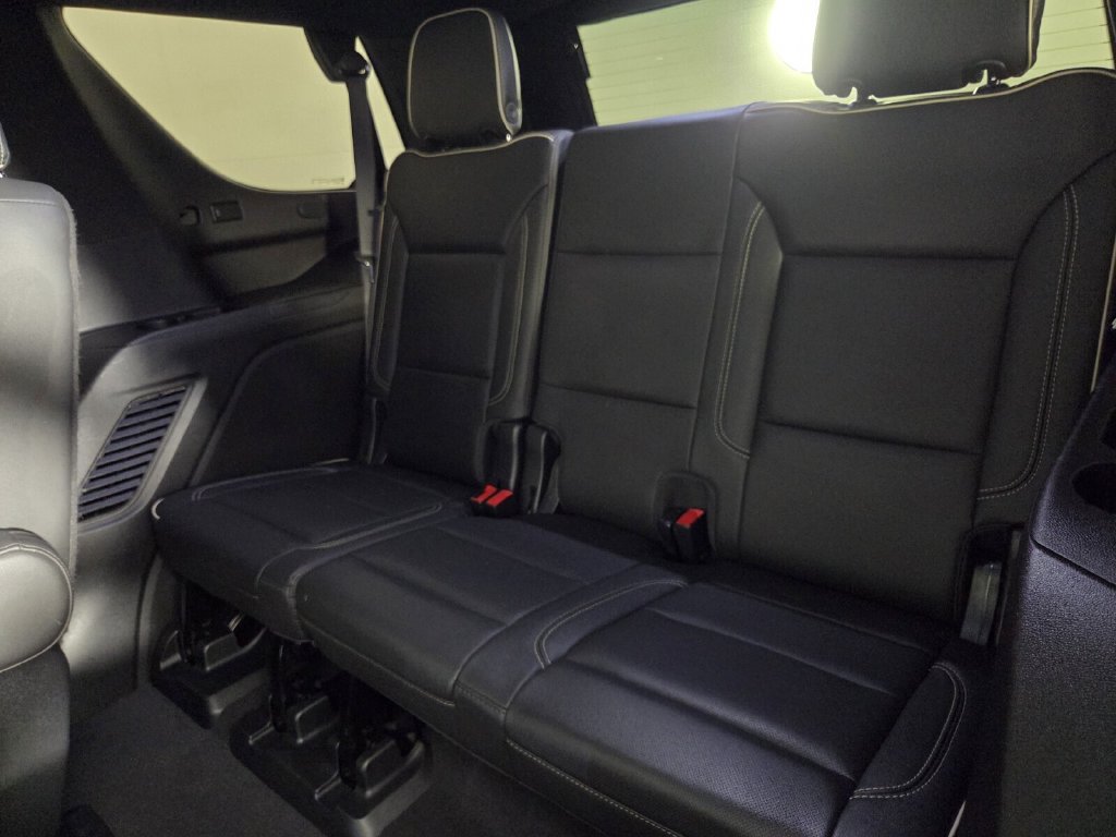 Used 2022 GMC Yukon SLT w/ SLT Premium Package RWD image 29