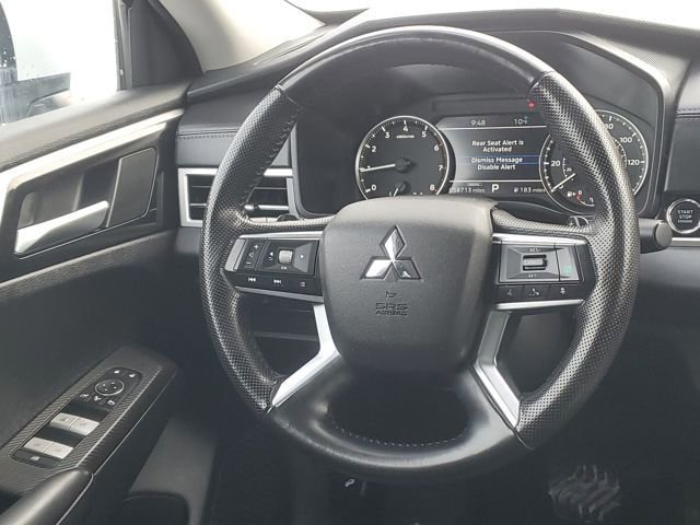Used 2024 Mitsubishi Outlander SE image 32
