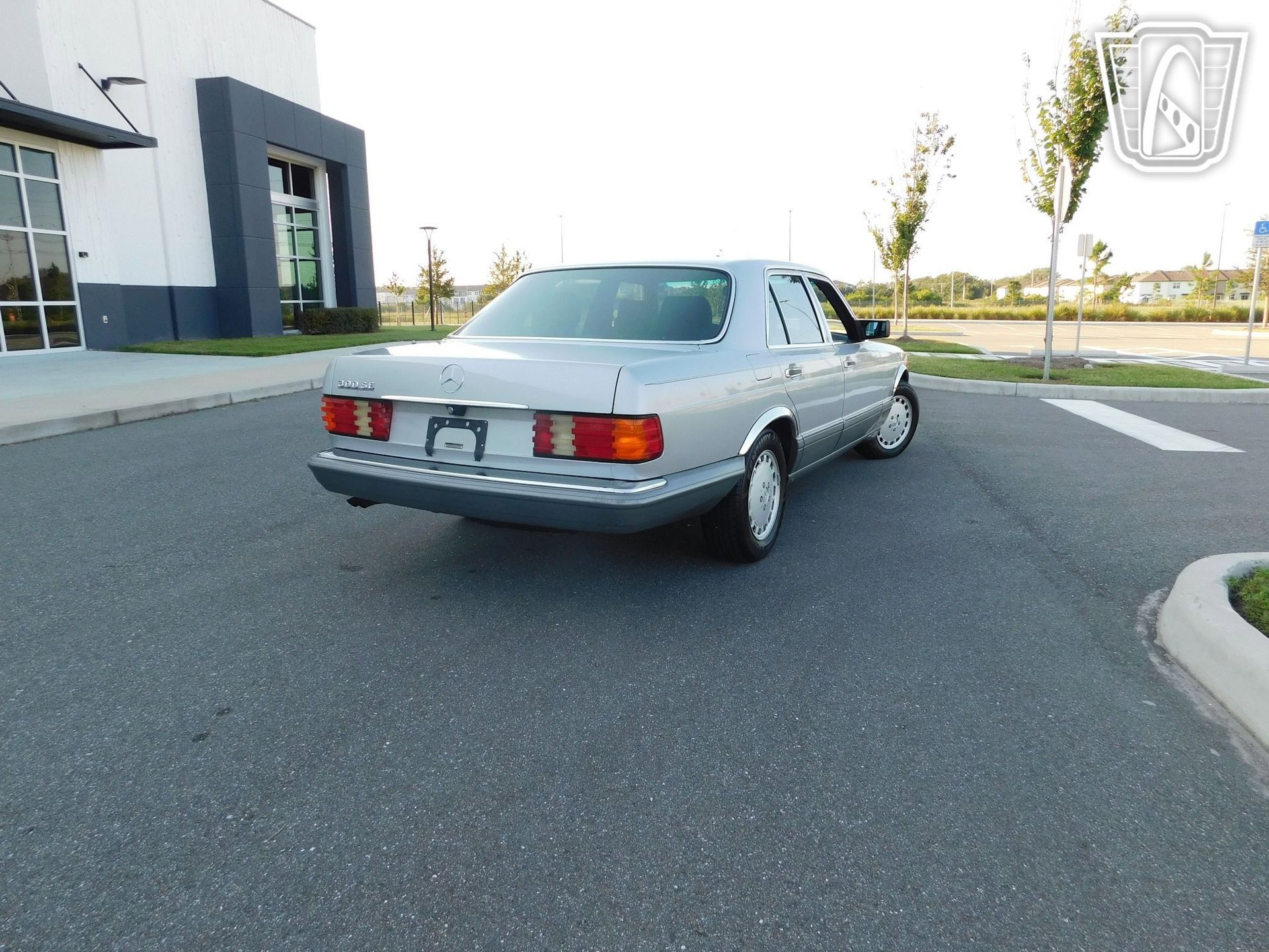 Used 1990 Mercedes-Benz 300 SE image 14