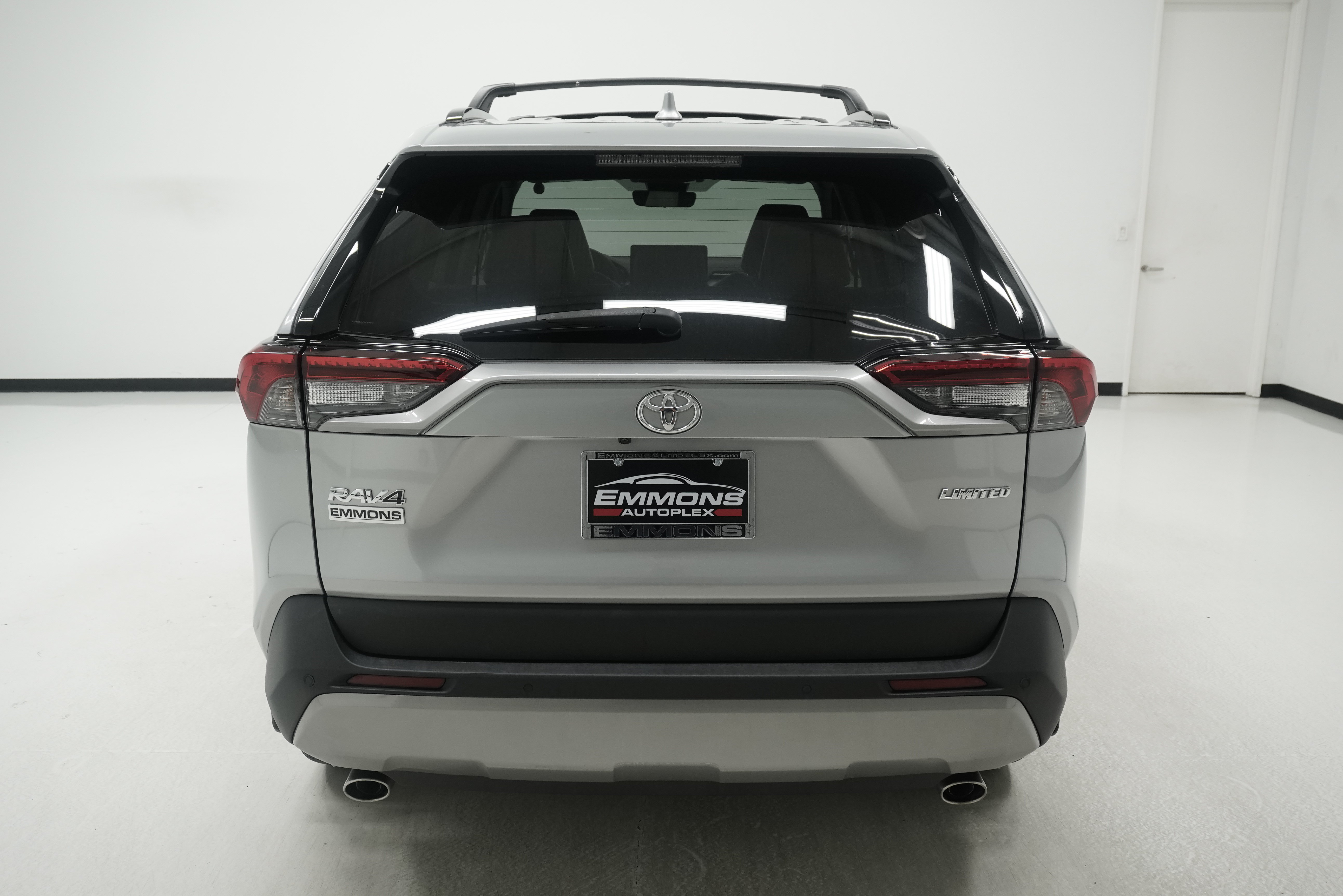 Used 2023 Toyota RAV4 Limited FWD image 5