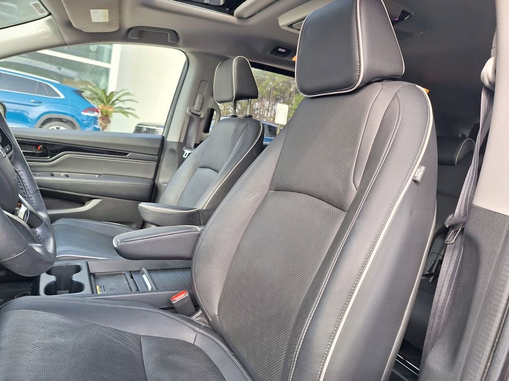 Used 2023 Honda Odyssey Elite image 11