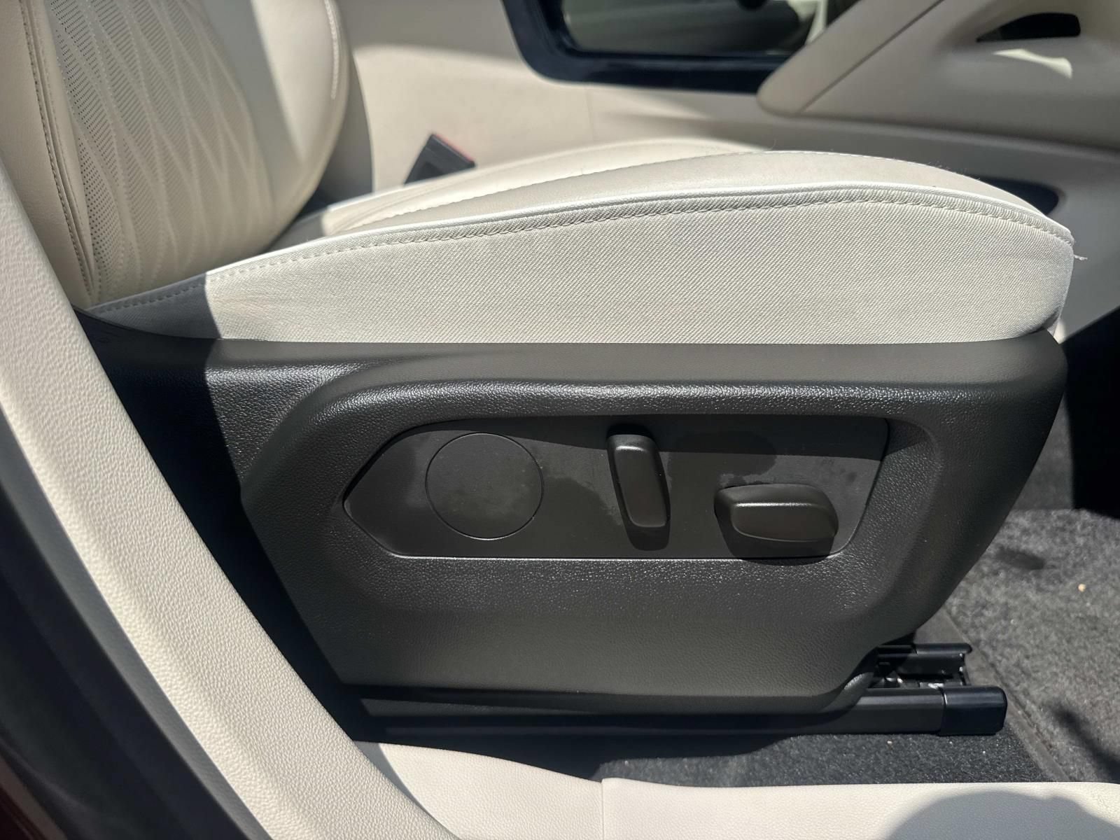 Used 2023 Buick Envision Avenir AWD/4WD image 13