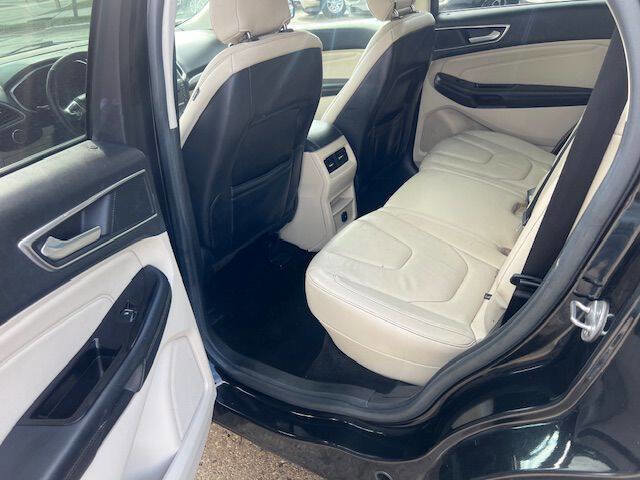 Used 2015 Ford Edge Titanium image 10