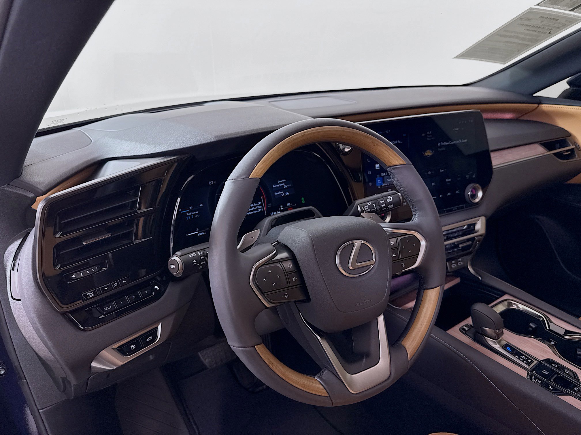 Used 2025 Lexus RX 350 Premium Plus w/ Convenience Package image 9