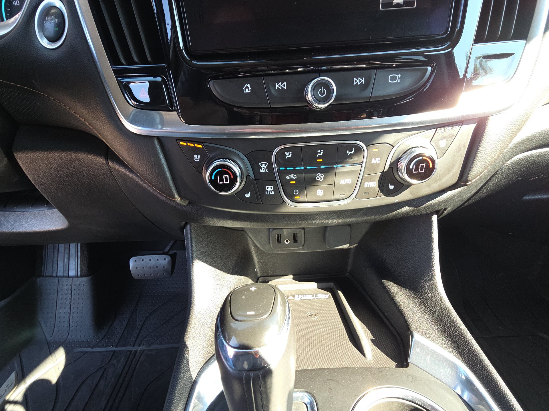 Used 2019 Chevrolet Traverse Premier w/ LPO, Floor Liner Package AWD/4WD image 23