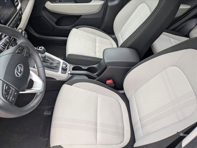 Used 2026 Hyundai Venue SEL FWD image 15