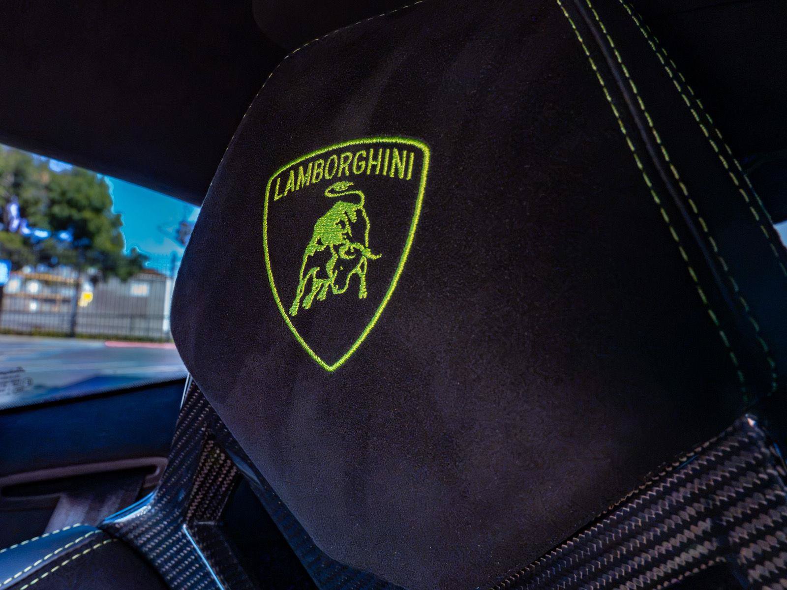 Used 2018 Lamborghini Huracan Performante AWD/4WD image 31