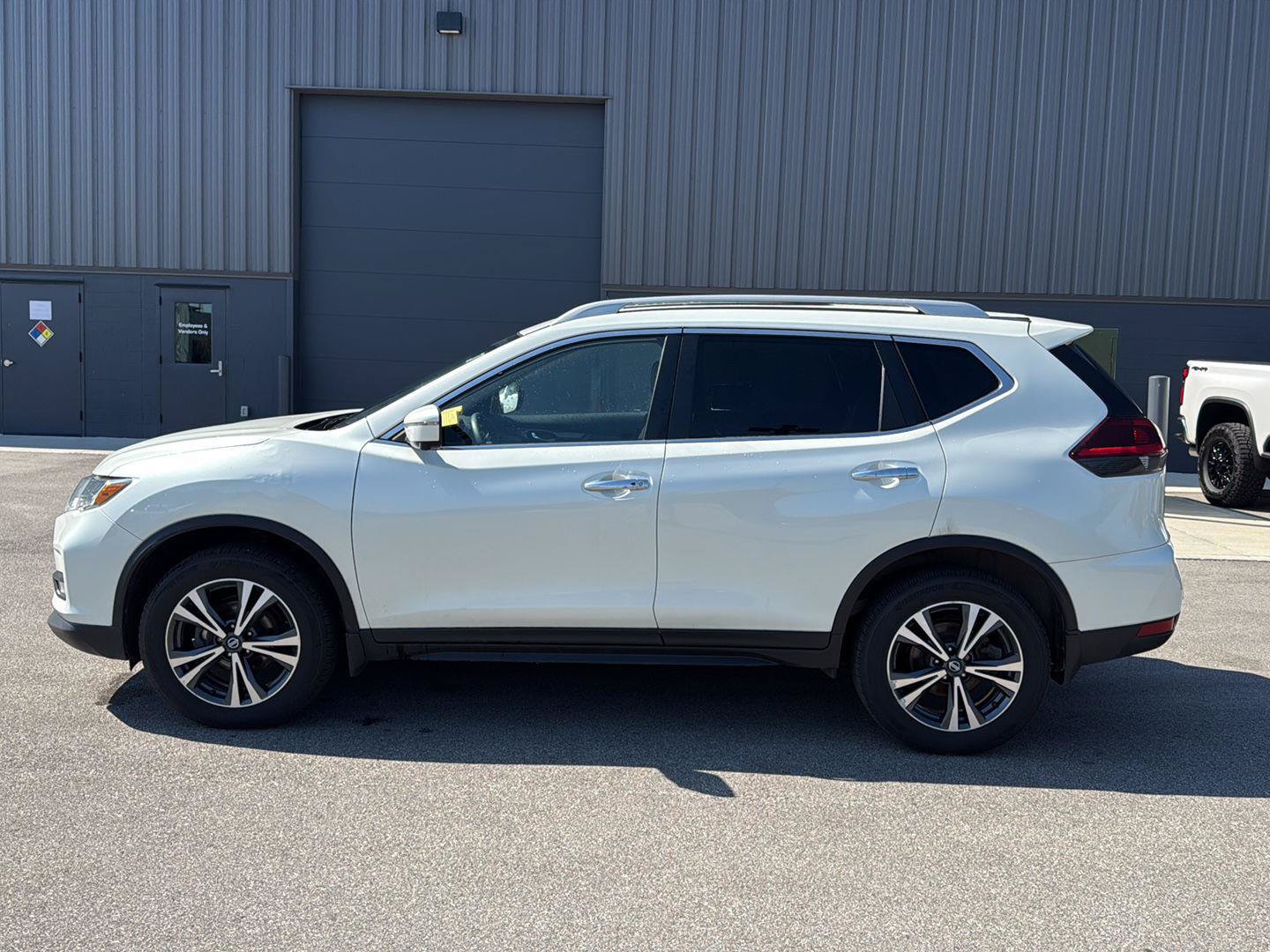 Used 2019 Nissan Rogue SL AWD/4WD image 6