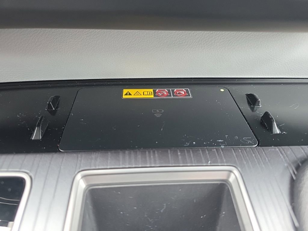 Used 2025 Toyota Sienna XLE image 30