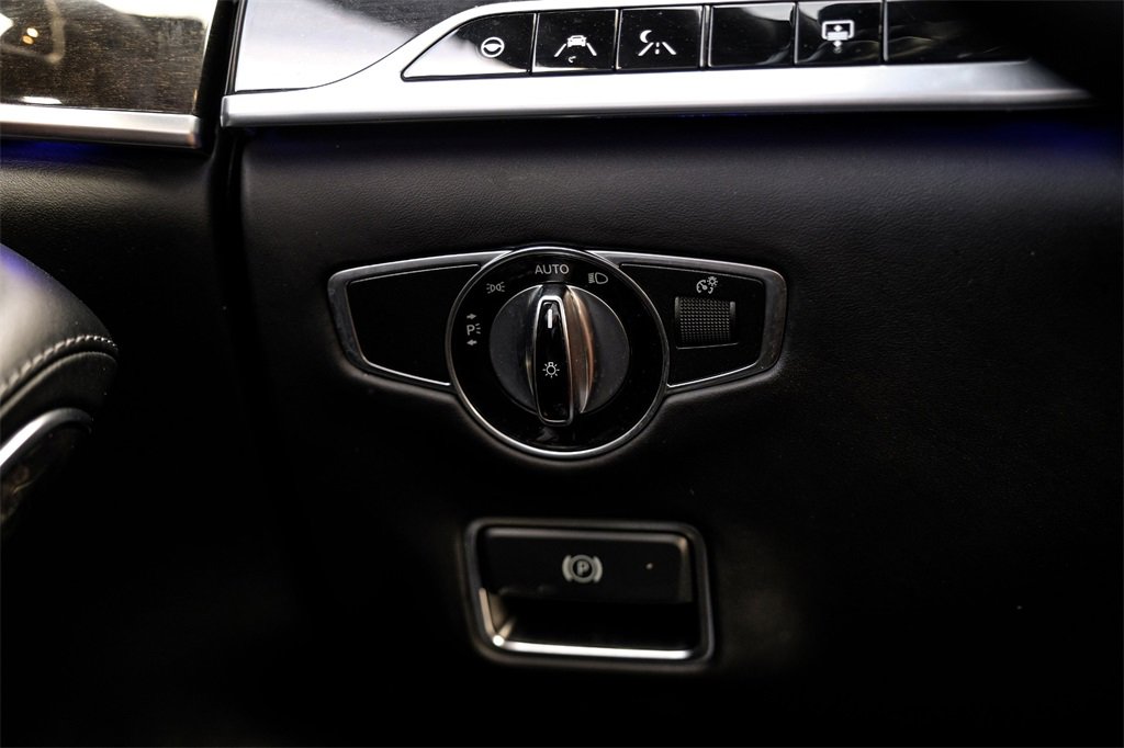 Used 2019 Mercedes-Benz S 560e w/ AMG Line Exterior image 33