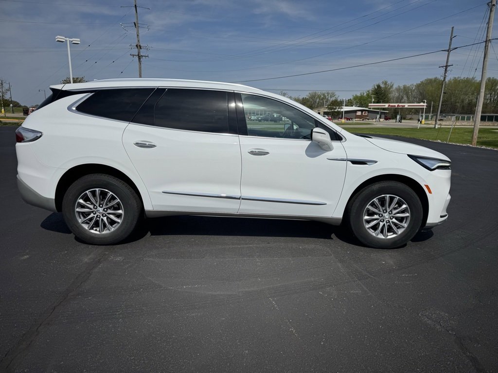 Used 2024 Buick Enclave Premium image 7