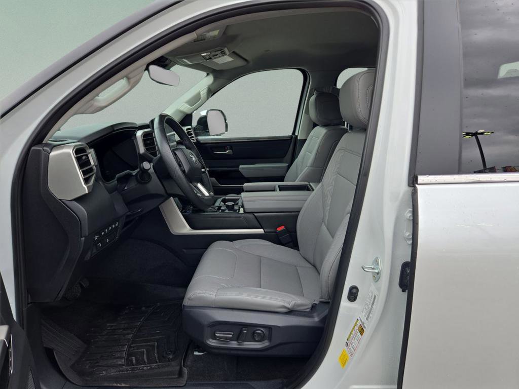Used 2024 Toyota Tundra Limited w/ Power Package AWD/4WD image 22
